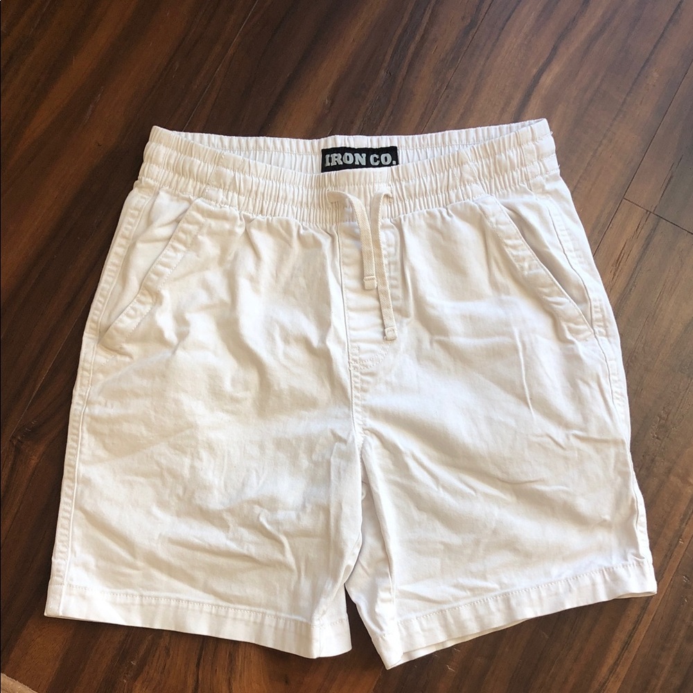 Iron Co. White Casual cottonShorts with pockets